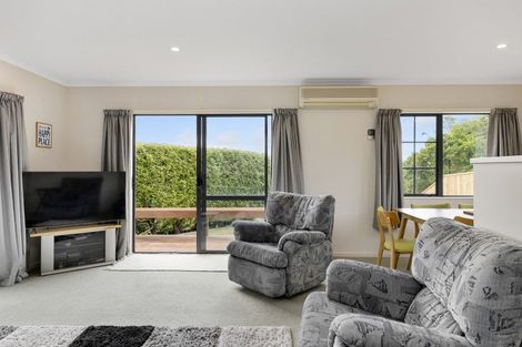 Photo of property in 19 Brunette Drive, Acacia Bay, Taupo, 3330
