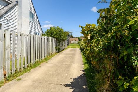 Photo of property in 8b Ngatai Road, Otumoetai, Tauranga, 3110