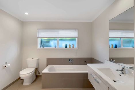 Photo of property in 37 Cape Cod Drive, Gulf Harbour, Whangaparaoa, 0930