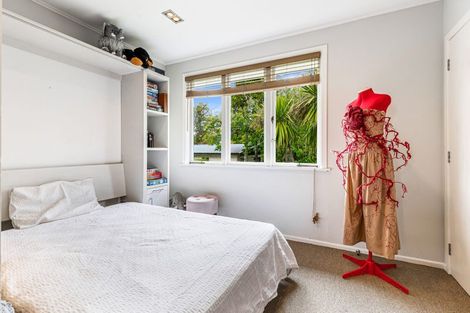 Photo of property in 42 Konini Road, Titirangi, Auckland, 0604