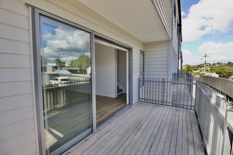 Photo of property in 7/94 Target Road, Totara Vale, Auckland, 0629