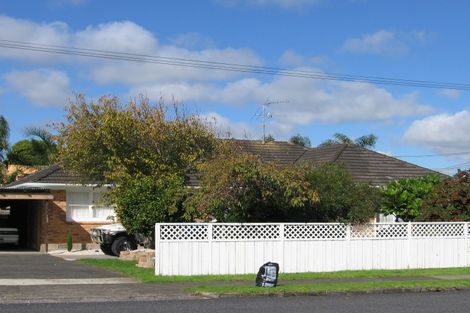 Photo of property in 1/9 Devon Road, Bucklands Beach, Auckland, 2012