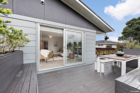 Photo of property in 17 Taioma Crescent, Te Atatu Peninsula, Auckland, 0610