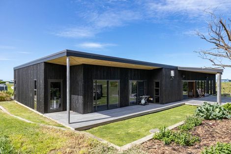 Photo of property in 35 Tama Road, Riversdale Beach, Masterton, 5872