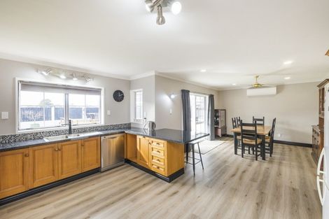 Photo of property in 6 Grange Place, Milson, Palmerston North, 4414