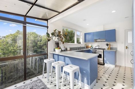 Photo of property in 140 Broderick Road, Johnsonville, Wellington, 6037