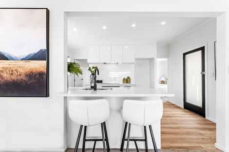 Photo of property in 23 Melandra Road, Stanmore Bay, Whangaparaoa, 0932