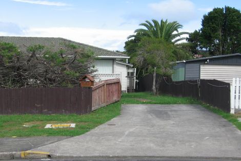 Photo of property in 50 Roick Parade, Glen Eden, Auckland, 0602