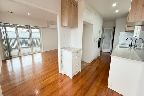 Photo of property in 140 Ti Rakau Drive, Pakuranga, Auckland, 2010