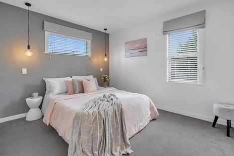 Photo of property in 109 Target Road, Totara Vale, Auckland, 0629