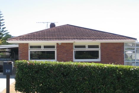 Photo of property in 1/20 Folkestone Street, Murrays Bay, Auckland, 0630
