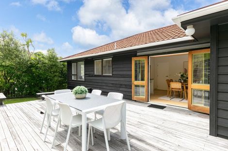 Photo of property in 18 Satara Crescent, Khandallah, Wellington, 6035