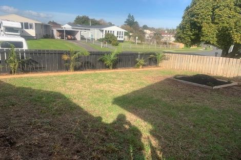 Photo of property in 16 Totara Street, Waiuku, 2123