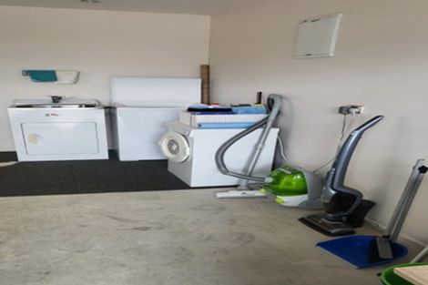 Photo of property in 2/2 Harkness Place, Westport, 7825