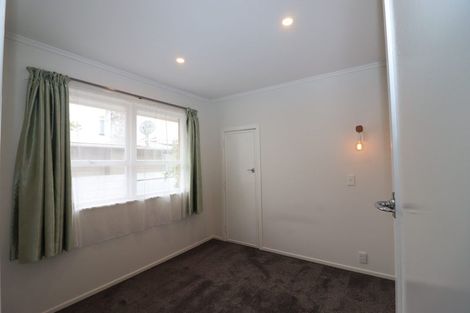 Photo of property in 2/95 Pakuranga Road, Pakuranga, Auckland, 2010