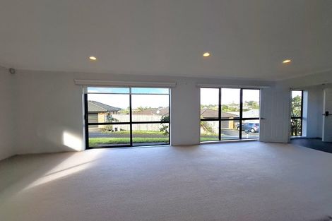 Photo of property in 27 Killygordon Place, Massey, Auckland, 0614