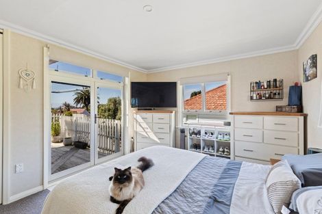 Photo of property in 8 Lismore Street, Strandon, New Plymouth, 4312