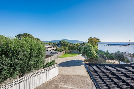Photo of property in 8 Falla Street, Paraparaumu Beach, Paraparaumu, 5032
