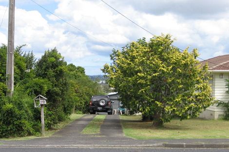 Photo of property in 31 Luckens Road, West Harbour, Auckland, 0618