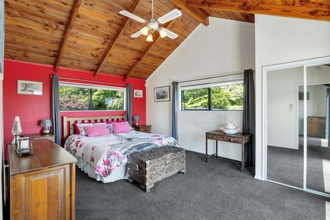 Photo of property in 11 North Way, Titirangi, Auckland, 0604