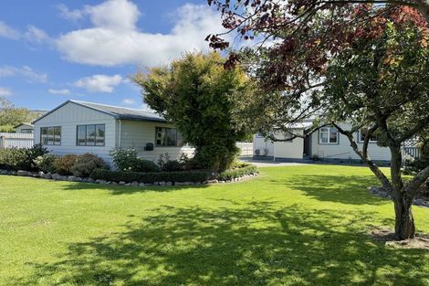 Photo of property in 25 Rhodes Street, Waimate, 7924