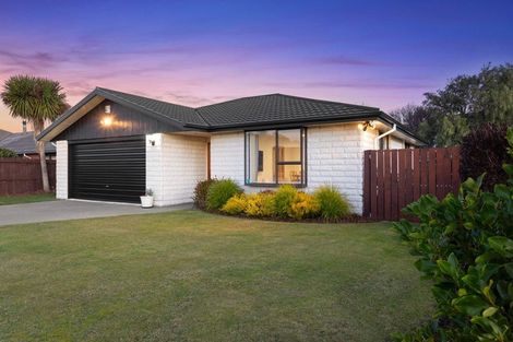 Photo of property in 12 Mervyn Drive, Avondale, Christchurch, 8061