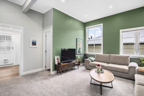 Photo of property in 16 Reuben Avenue, Brooklyn, Wellington, 6021