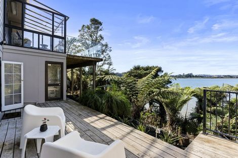 Photo of property in 27 Ferry Parade, Herald Island, Auckland, 0618