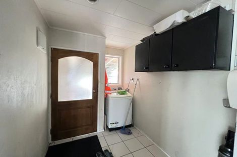 Photo of property in 48 Spence Road, Henderson, Auckland, 0612