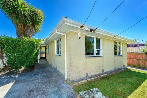 Photo of property in 28 Sandra Street, South New Brighton, Christchurch, 8062