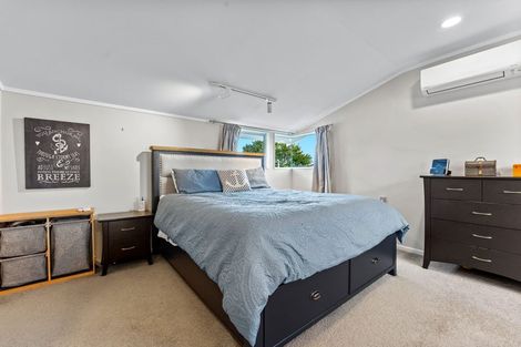 Photo of property in 1/296 Wairau Road, Glenfield, Auckland, 0629