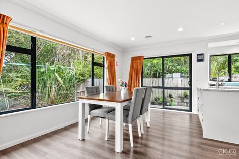 Photo of property in 9 Fernridge Way, Tirohanga, Lower Hutt, 5010