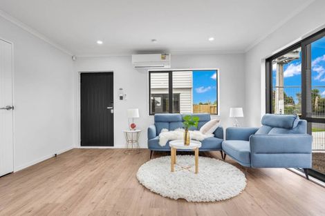 Photo of property in 2/177 Old Wairoa Road, Papakura, 2110