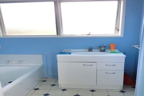 Photo of property in 61 Glenvar Road, Torbay, Auckland, 0630