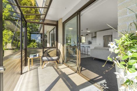 Photo of property in 1/39 Sunset Road, Totara Vale, Auckland, 0632