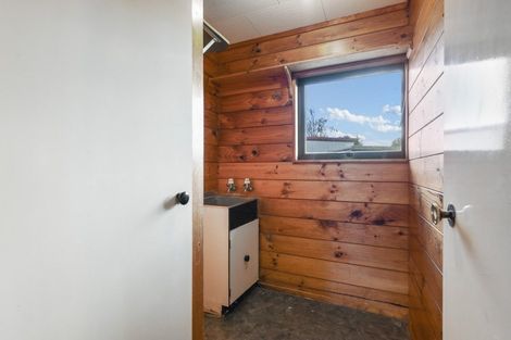 Photo of property in 48 Neri Crescent, Pomare, Rotorua, 3015
