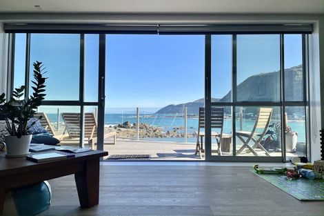 Photo of property in 6 Owhiro Bay Parade, Island Bay, Wellington, 6023