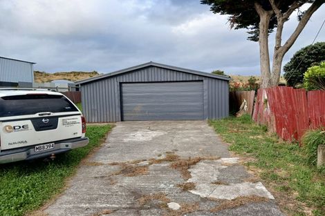 Photo of property in 68 Polson Street, Castlecliff, Whanganui, 4501