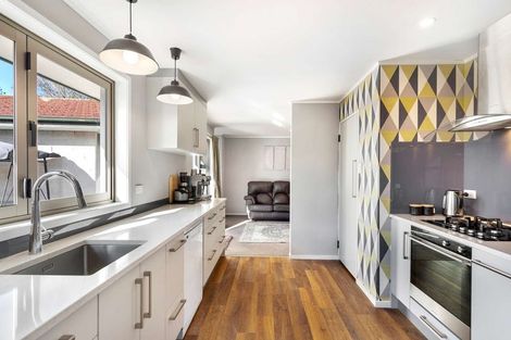 Photo of property in 18 Truscott Grove, Awapuni, Palmerston North, 4412