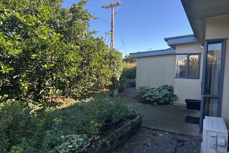 Photo of property in 1a Arataki Road, Havelock North, 4130