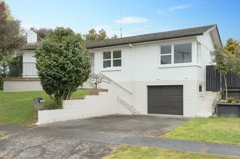 Photo of property in 1 Jennifer Place, Chartwell, Hamilton, 3210