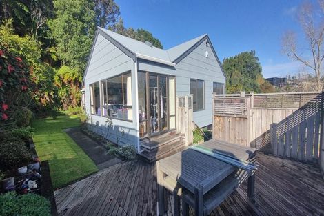 Photo of property in 4 Lombardy Place, Whalers Gate, New Plymouth, 4310