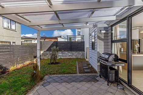 Photo of property in 10 Tihema Lane, Westgate, Auckland, 0614