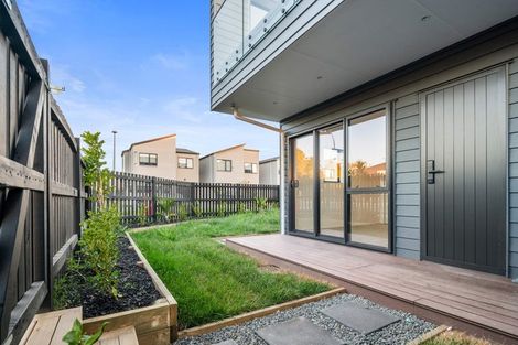 Photo of property in 3/10 Scott Road, Hobsonville, Auckland, 0616