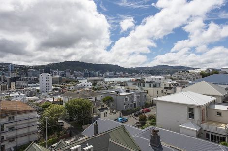 Photo of property in 2u2 Hawker Street, Mount Victoria, Wellington, 6011