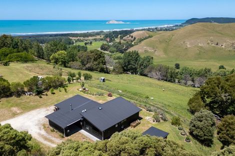 Photo of property in 1995 Waimarama Road, Waimarama, Havelock North, 4294