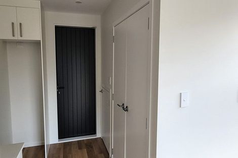 Photo of property in 17 Tokai Place, Glen Eden, 0602