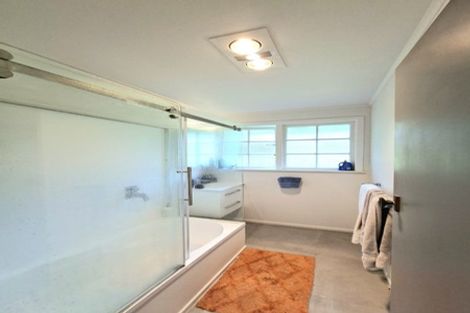Photo of property in 49 Franklyn Road, Tawa, Wellington, 5028