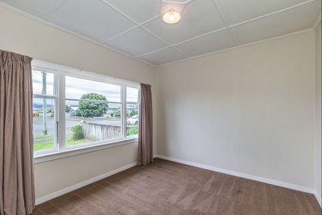 Photo of property in 13 Winchester Street, Levin, 5510