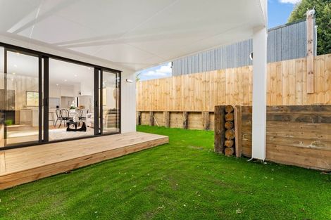 Photo of property in 7/10 Orchid Place, Te Atatu South, Auckland, 0610